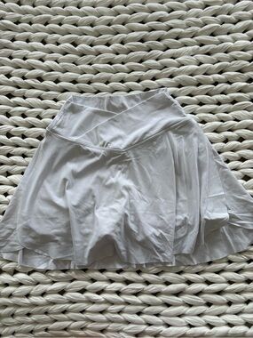 Women’s White Athletic Skirt with V-Waistband